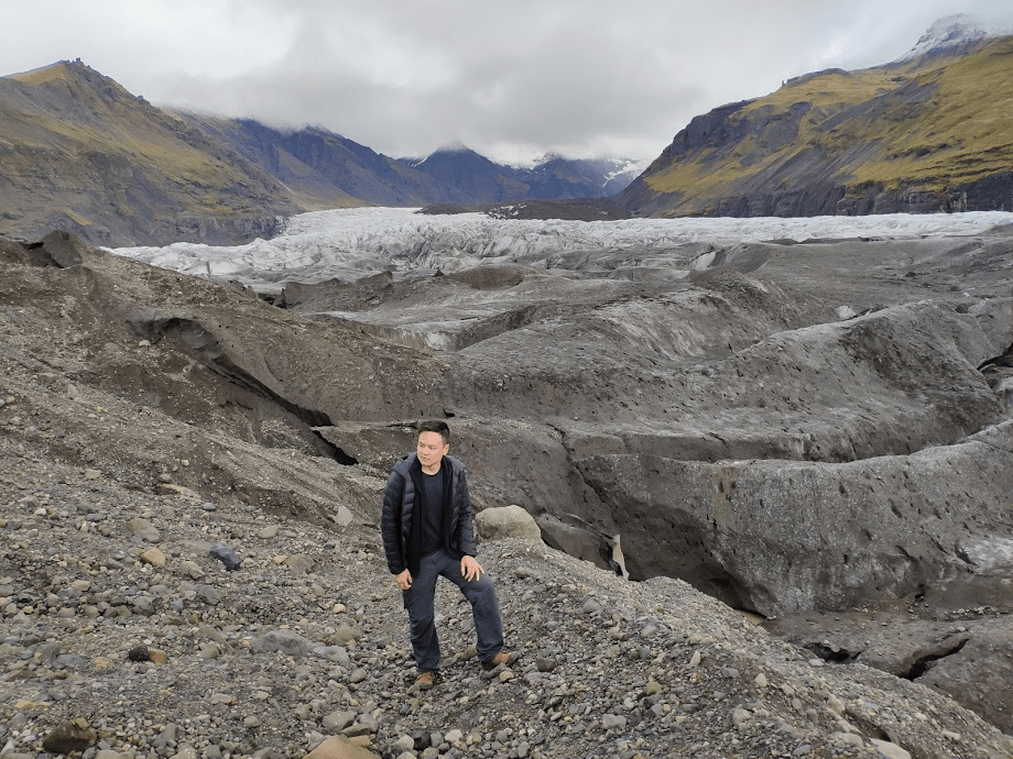 Pules Asia Jwan glacier iceland holiday travel adventure hike